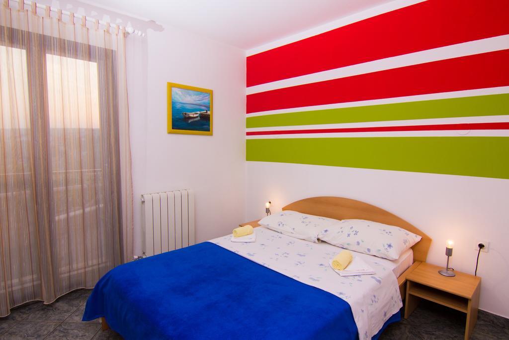 Apartmani Zuzic Krk Town Bilik gambar