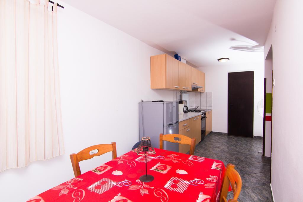 Apartmani Zuzic Krk Town Bilik gambar