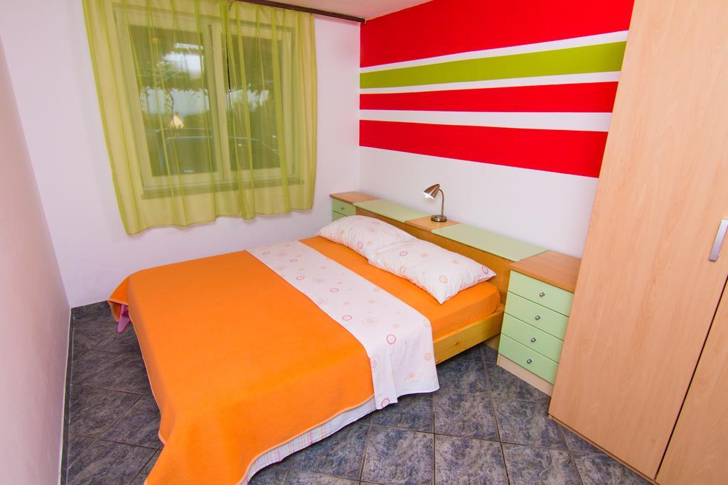 Apartmani Zuzic Krk Town Bilik gambar