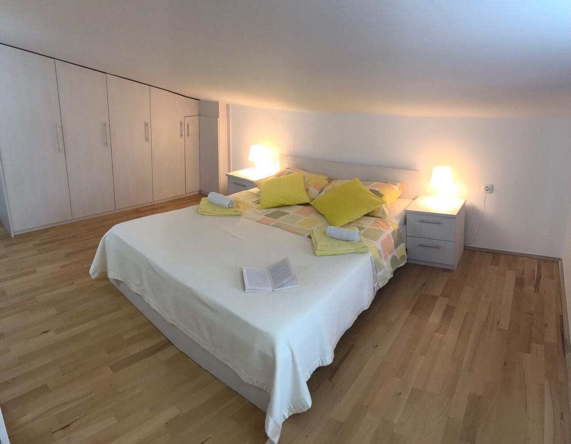Apartmani Zuzic Krk Town Luaran gambar